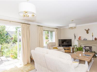 Lounge Photo 2